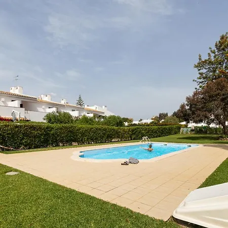 Stunning Barracuda Apartments 5 Mins Driving From Vilamoura 奎特里拉