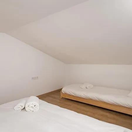 Stunning Barracuda Apartments 5 Mins Driving From Vilamoura *