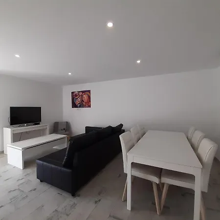Ferienhaus Stunning Barracuda Apartments 5 Mins Driving From Vilamoura Quarteira