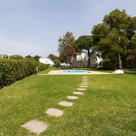 Stunning Barracuda Apartments 5 Mins Driving From Vilamoura Holiday home Quarteira